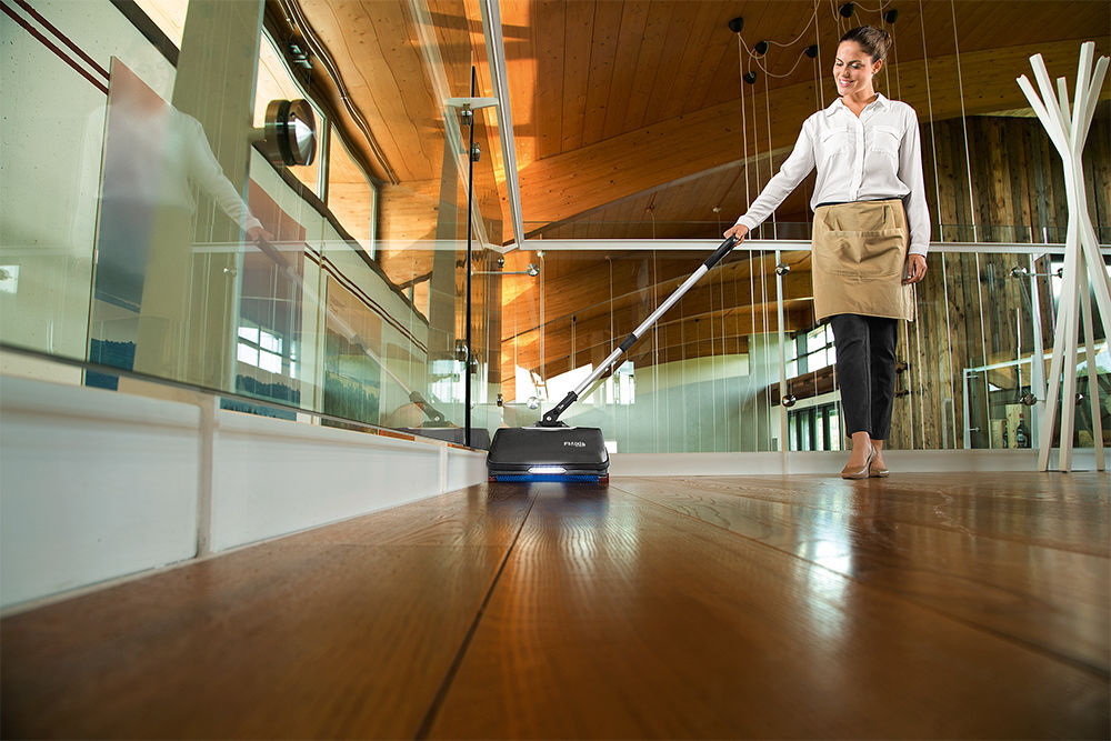 Walk-behind scrubber-dryer / battery-powered / compact